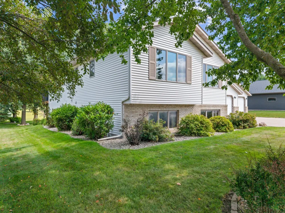 190 Benson Drive Lewiston, MN 55952