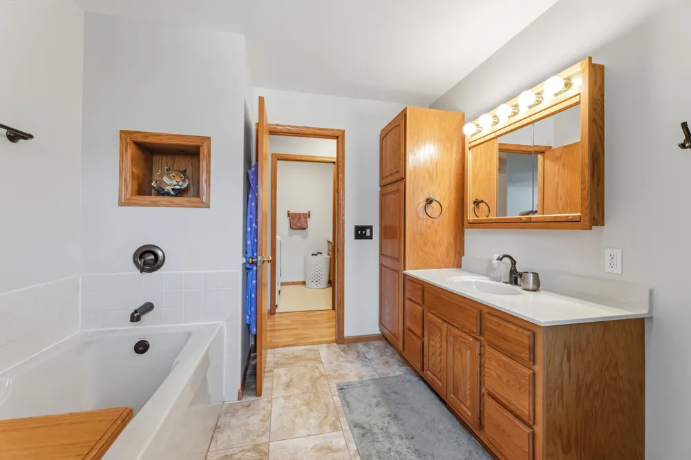 190 Benson Drive Lewiston, MN 55952