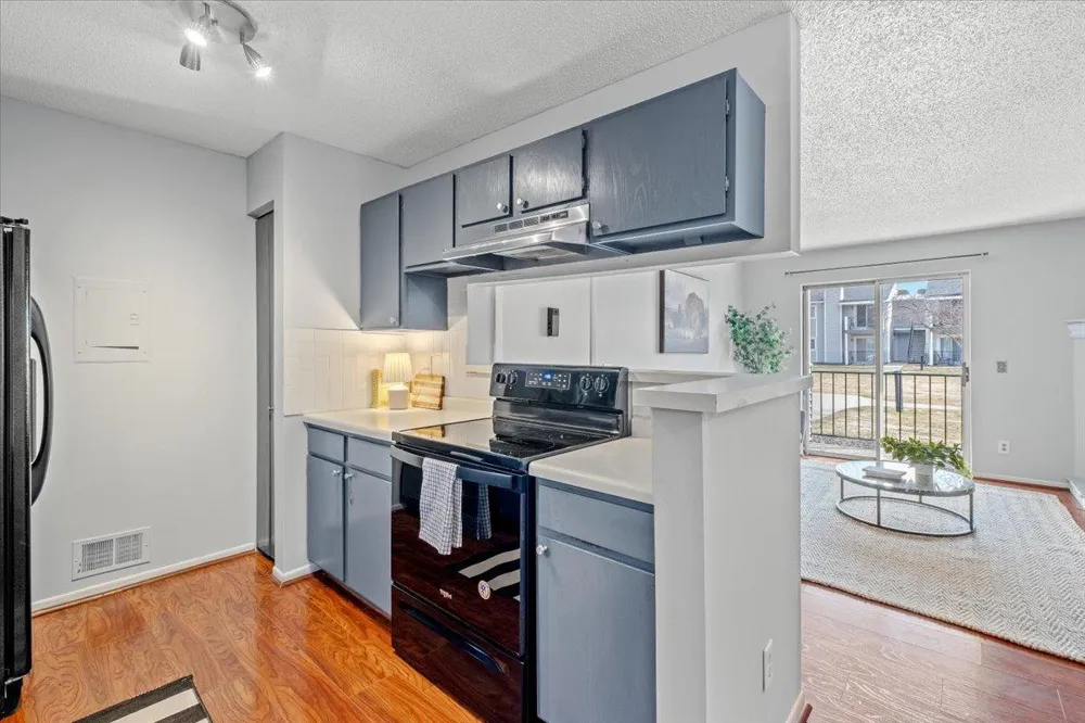 1720 Pleasant Street #H Lauderdale, MN 55113