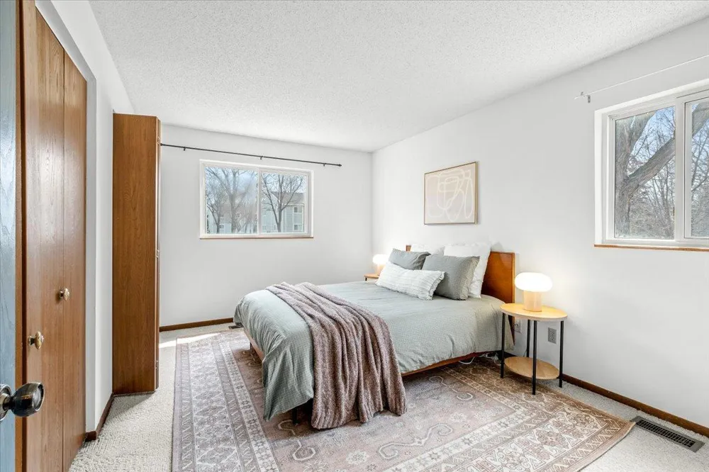 1720 Pleasant Street #H Lauderdale, MN 55113