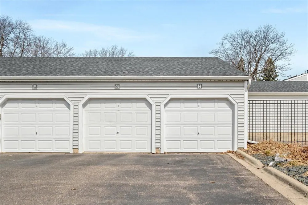 1720 Pleasant Street #H Lauderdale, MN 55113