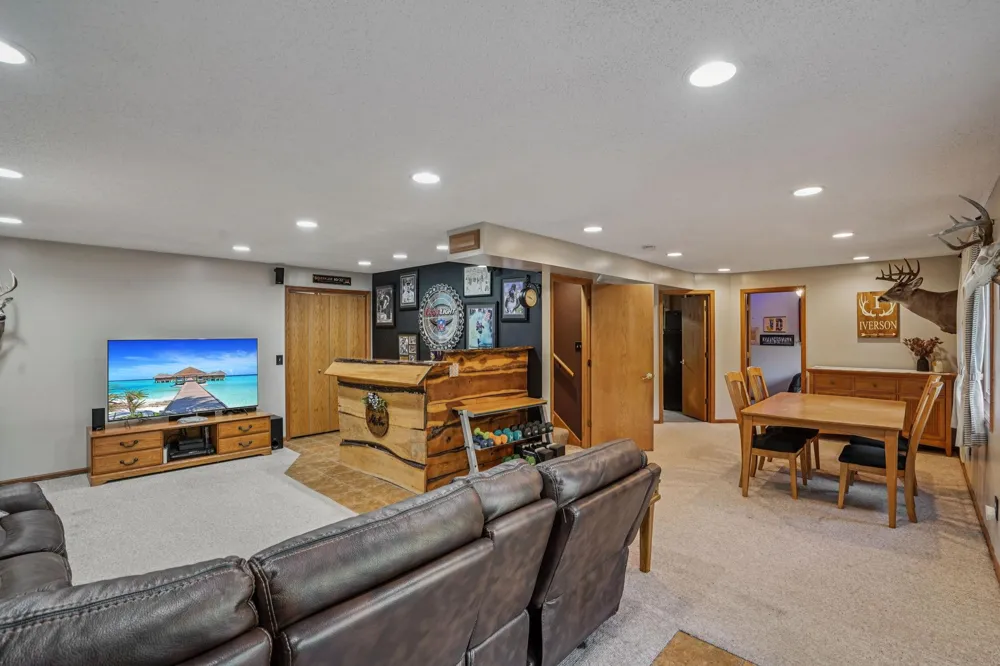 17452 Hiawatha Beach Drive NE Ham Lake, MN 55304