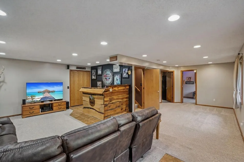 17452 Hiawatha Beach Drive NE Ham Lake, MN 55304