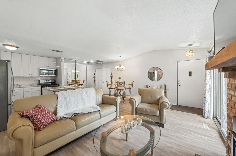 9601 Lonsdale Circle Minnetonka, MN 55305