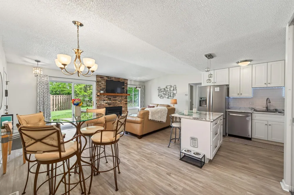 9601 Lonsdale Circle Minnetonka, MN 55305