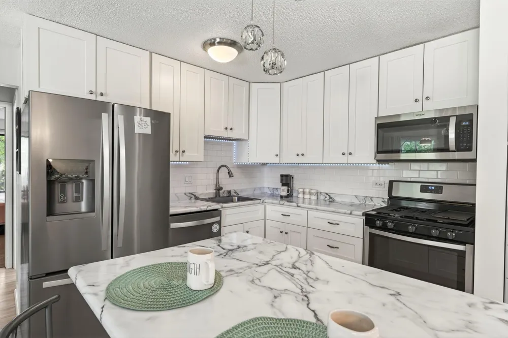 9601 Lonsdale Circle Minnetonka, MN 55305