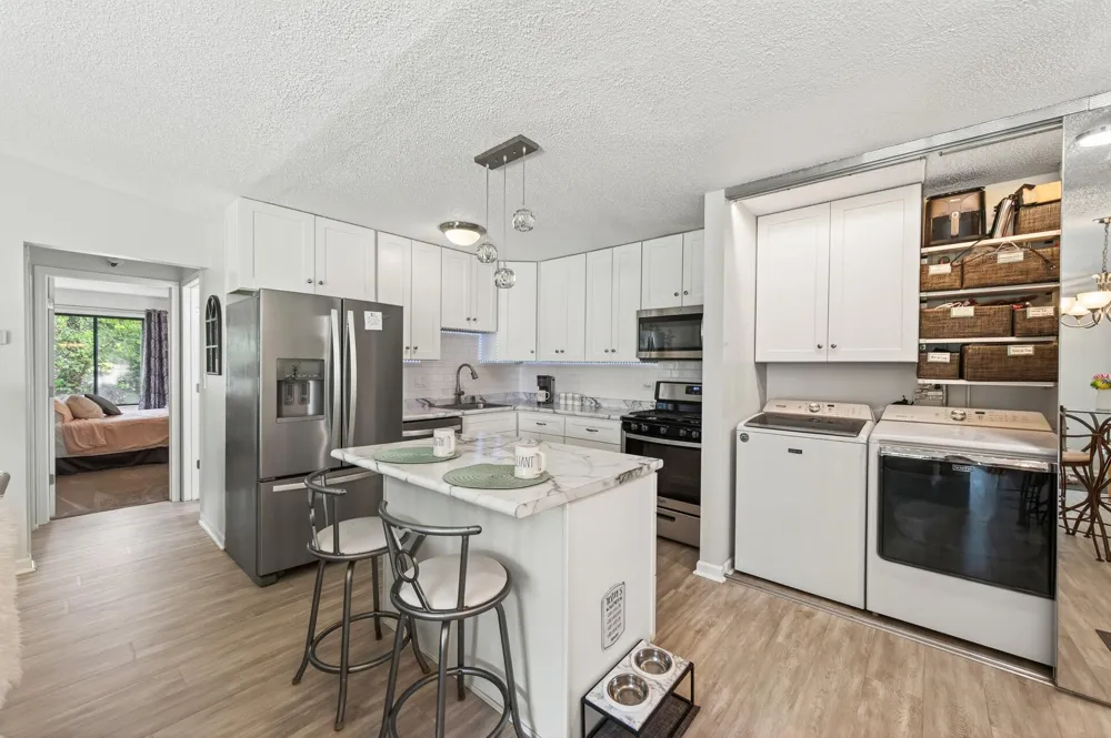 9601 Lonsdale Circle Minnetonka, MN 55305