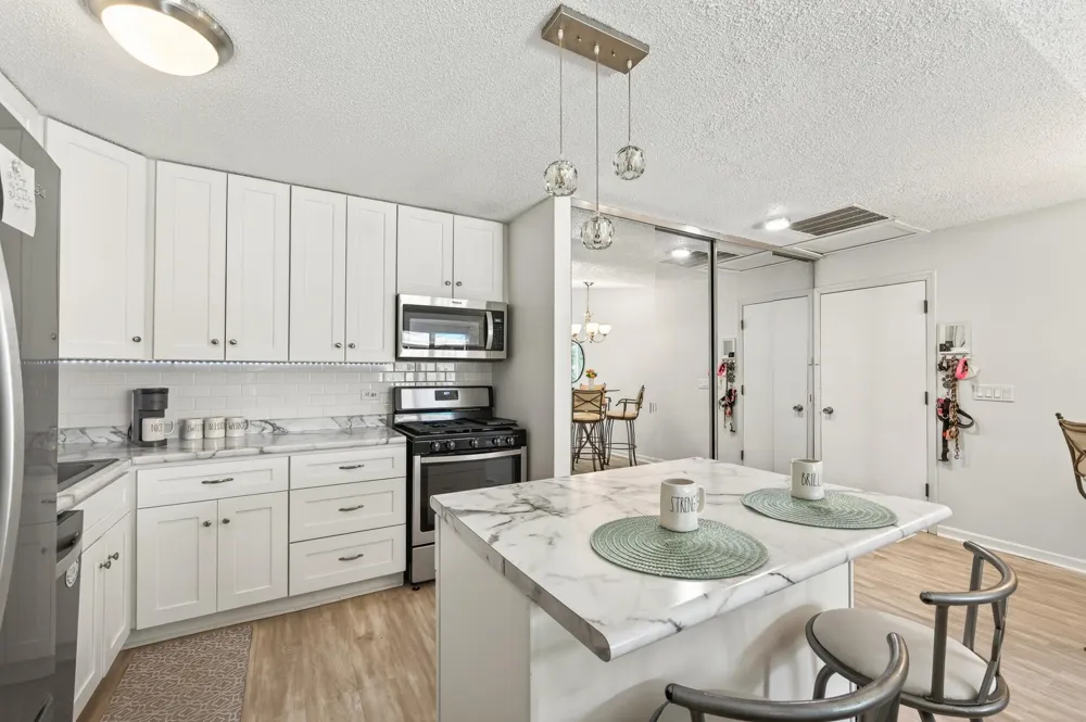 9601 Lonsdale Circle Minnetonka, MN 55305
