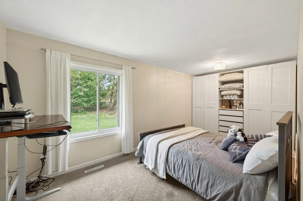 9601 Lonsdale Circle Minnetonka, MN 55305