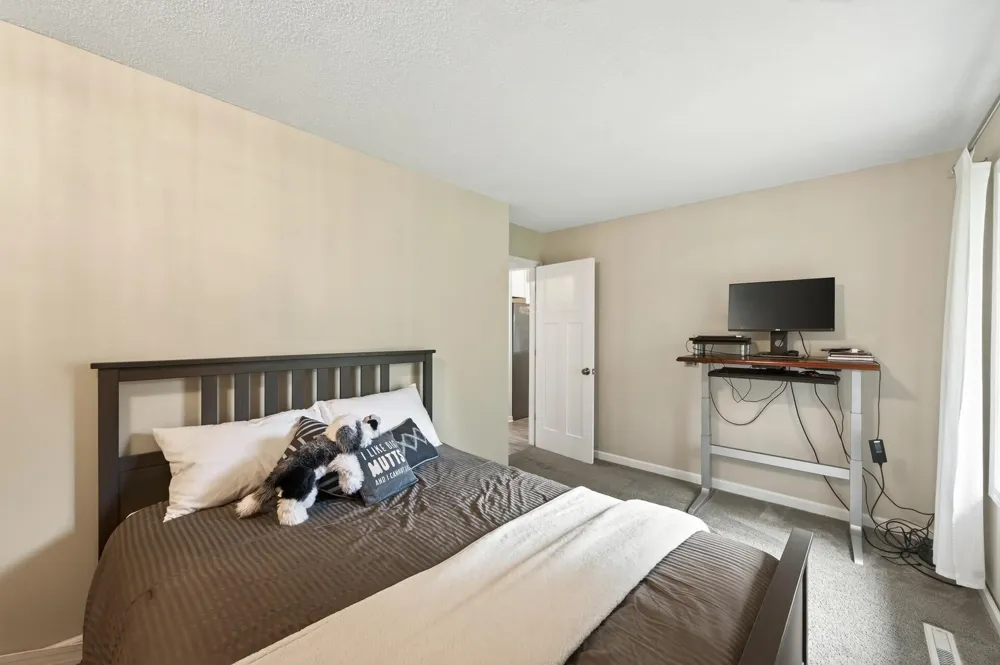 9601 Lonsdale Circle Minnetonka, MN 55305