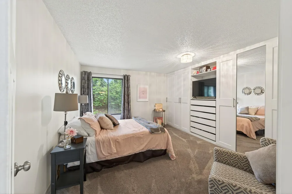 9601 Lonsdale Circle Minnetonka, MN 55305