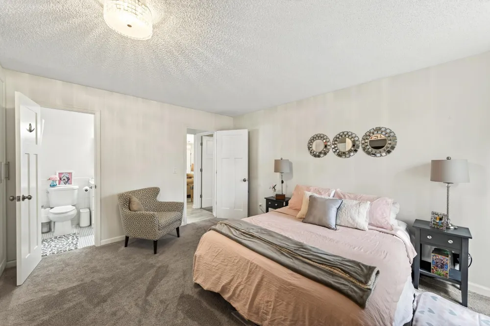 9601 Lonsdale Circle Minnetonka, MN 55305