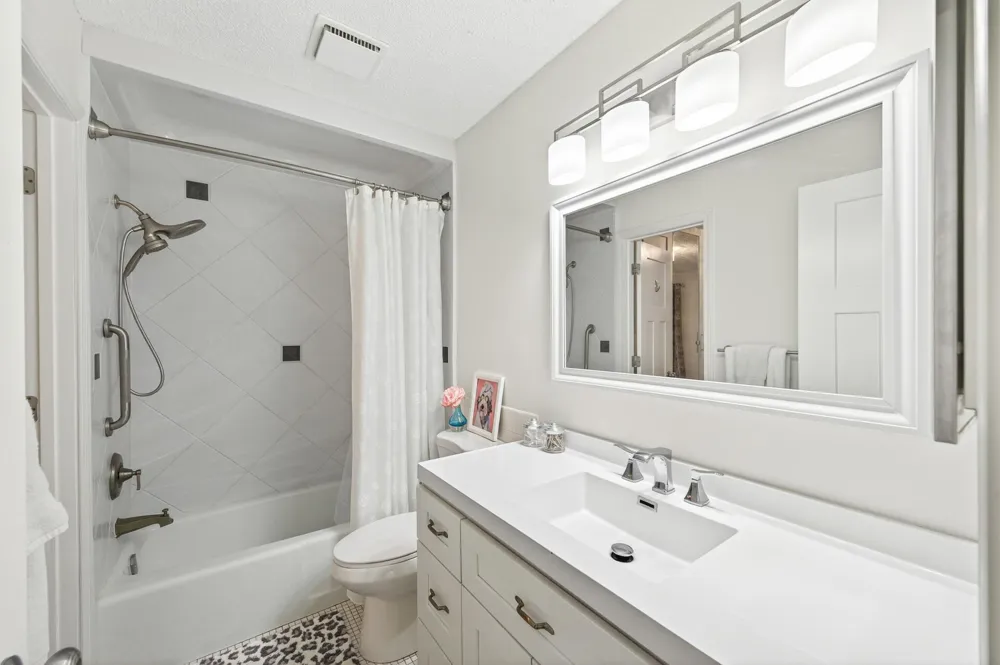 9601 Lonsdale Circle Minnetonka, MN 55305
