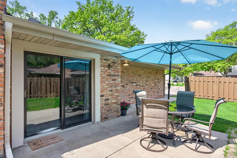 9601 Lonsdale Circle Minnetonka, MN 55305