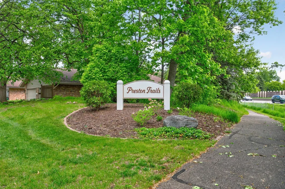 9601 Lonsdale Circle Minnetonka, MN 55305