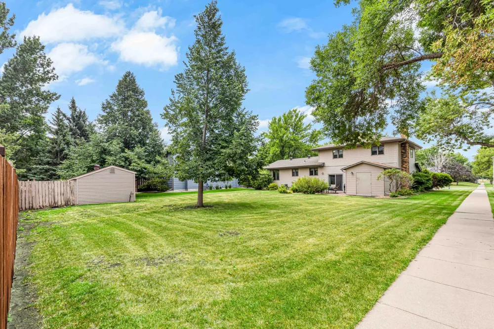 681 Cottonwood Court West Fargo, ND 58078