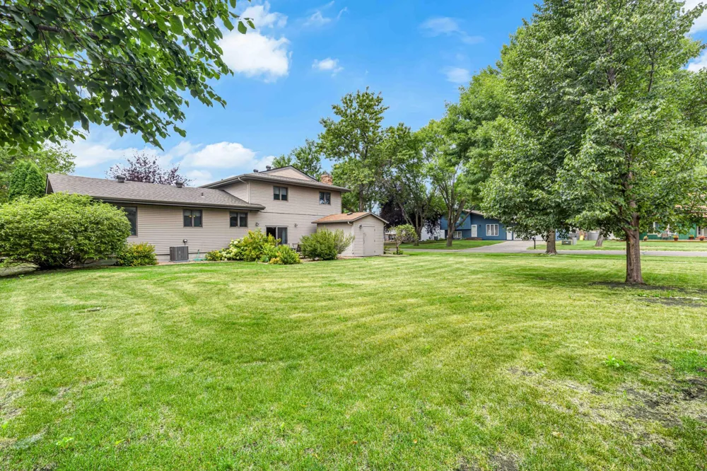 681 Cottonwood Court West Fargo, ND 58078