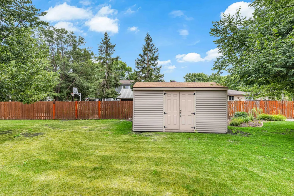 681 Cottonwood Court West Fargo, ND 58078
