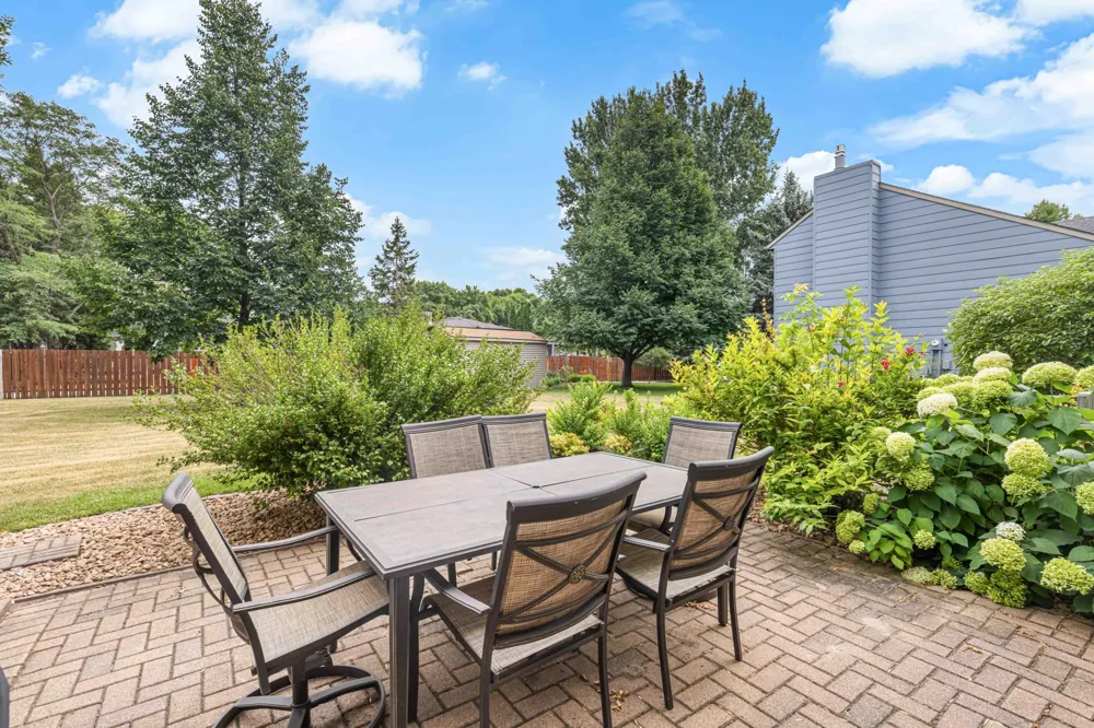 681 Cottonwood Court West Fargo, ND 58078