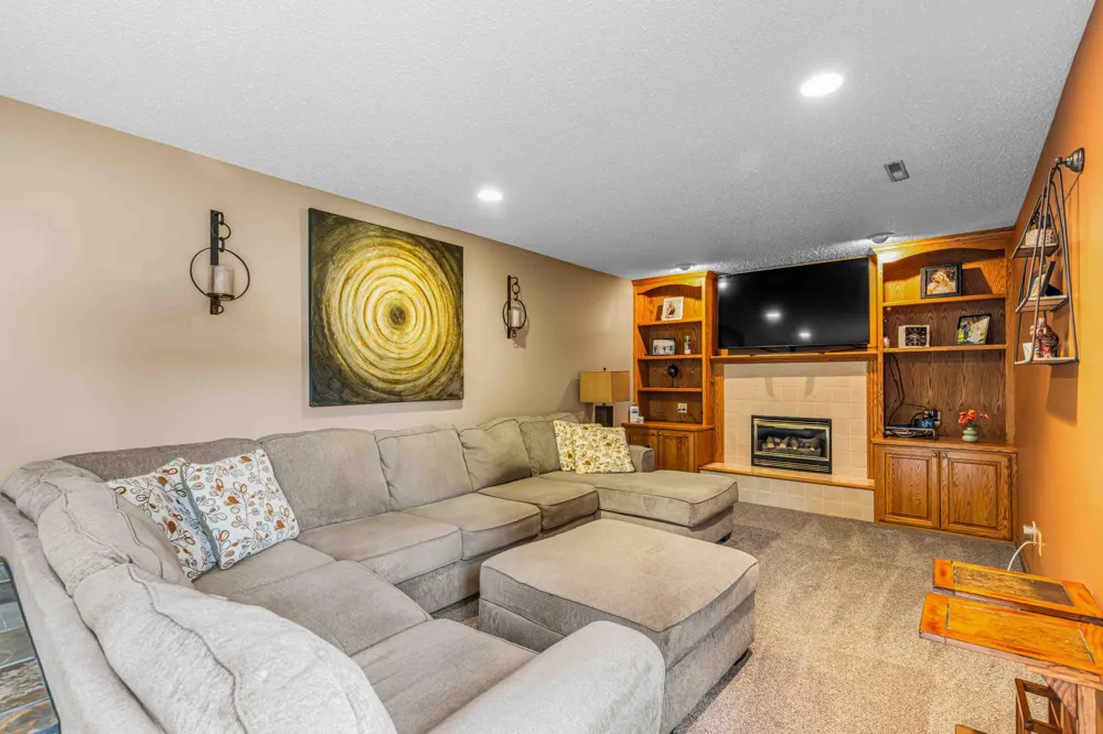 681 Cottonwood Court West Fargo, ND 58078