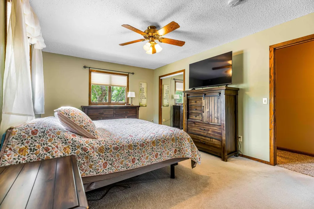 681 Cottonwood Court West Fargo, ND 58078