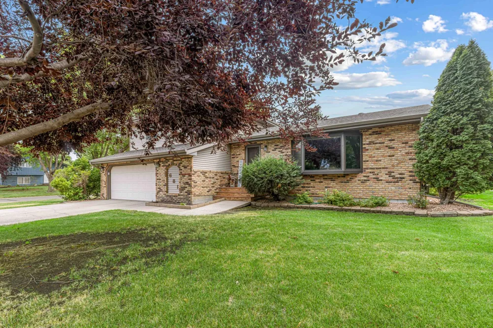 681 Cottonwood Court West Fargo, ND 58078