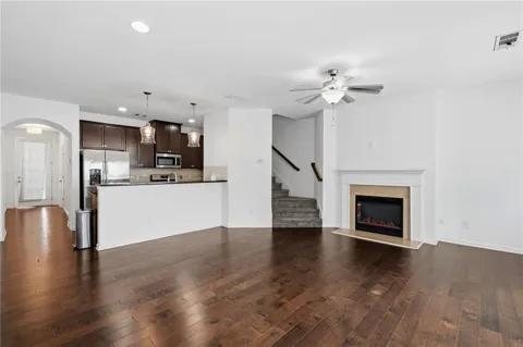 4987 Longview Walk