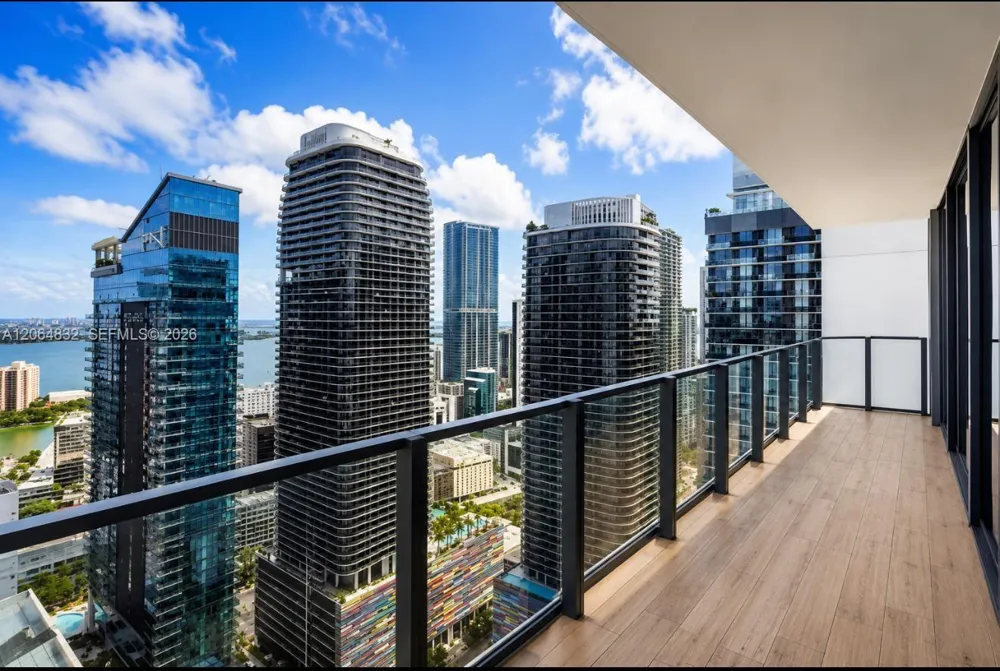 88 SW 7th St #3709 Miami, FL 33130