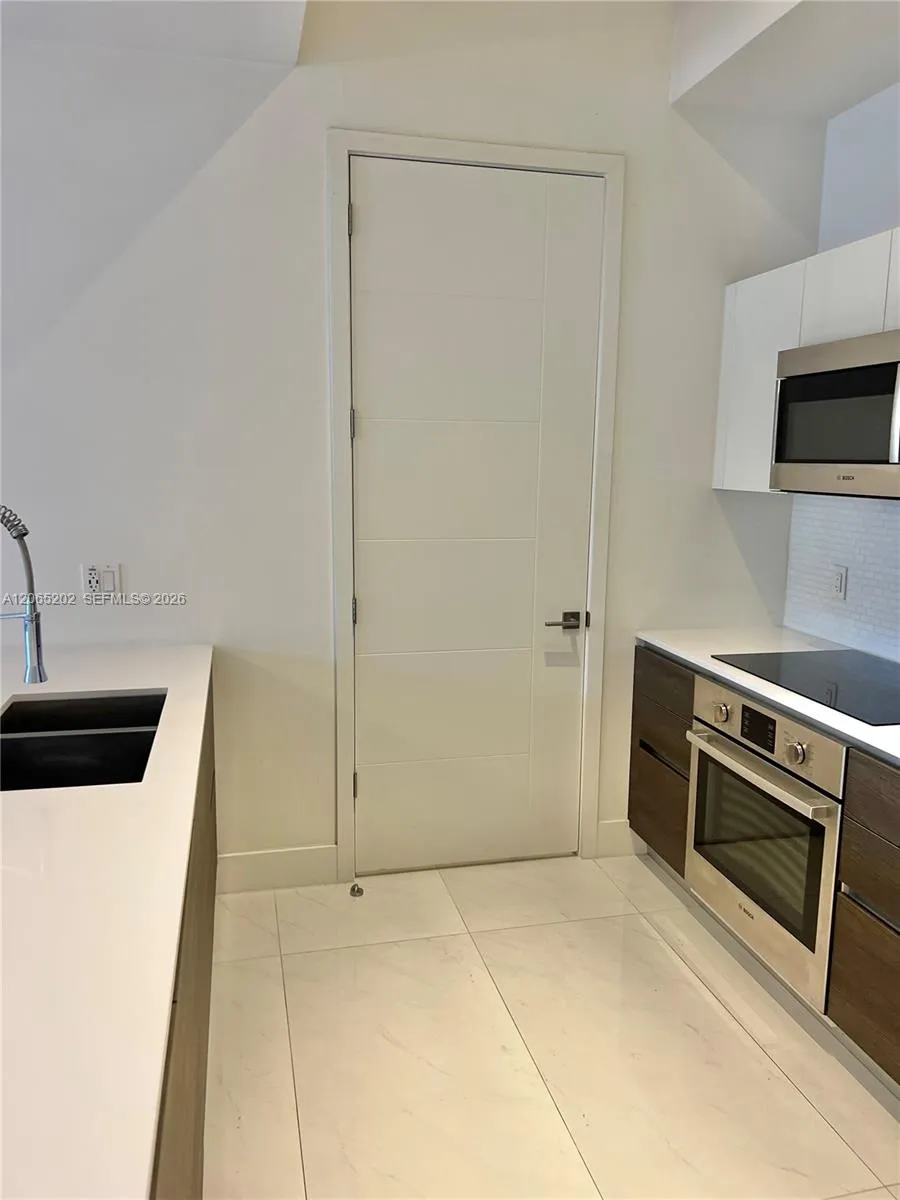 301 Altara Ave #210 Coral Gables, FL 33146