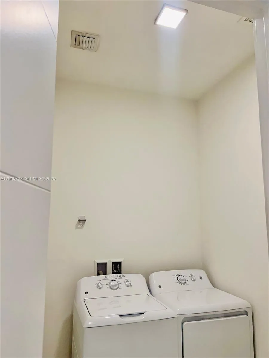301 Altara Ave #210 Coral Gables, FL 33146