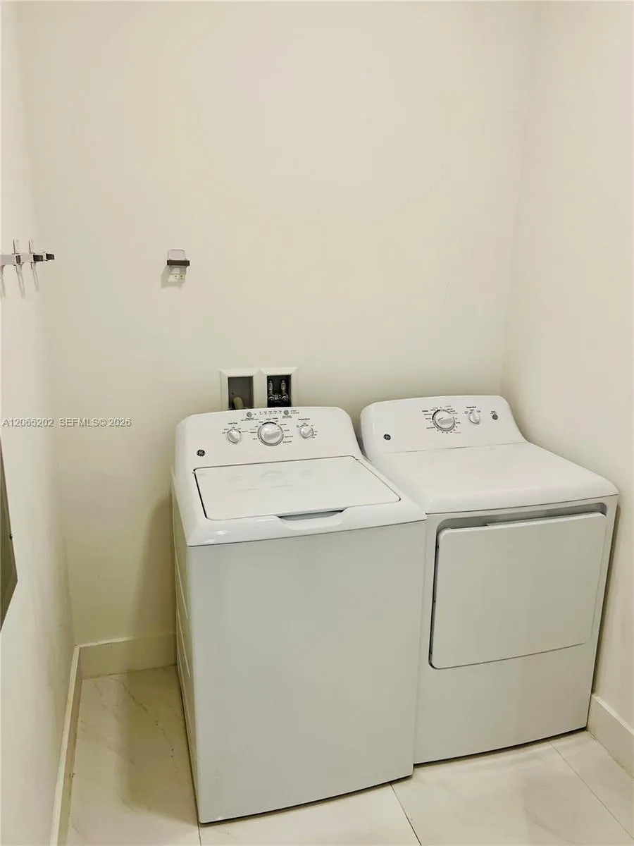 301 Altara Ave #210 Coral Gables, FL 33146
