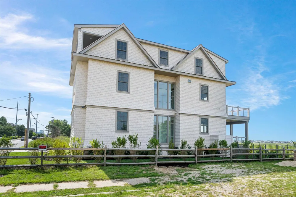 1105 Stone Harbor Boulevard Stone Harbor Manor, NJ 08247