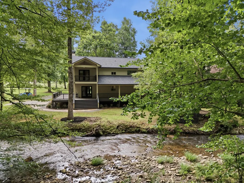 124 W Mountain Meadows Hayesville, NC 28904