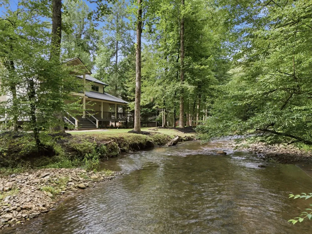 124 W Mountain Meadows Hayesville, NC 28904