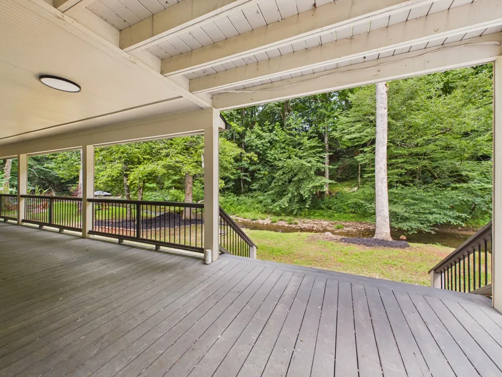 124 W Mountain Meadows Hayesville, NC 28904