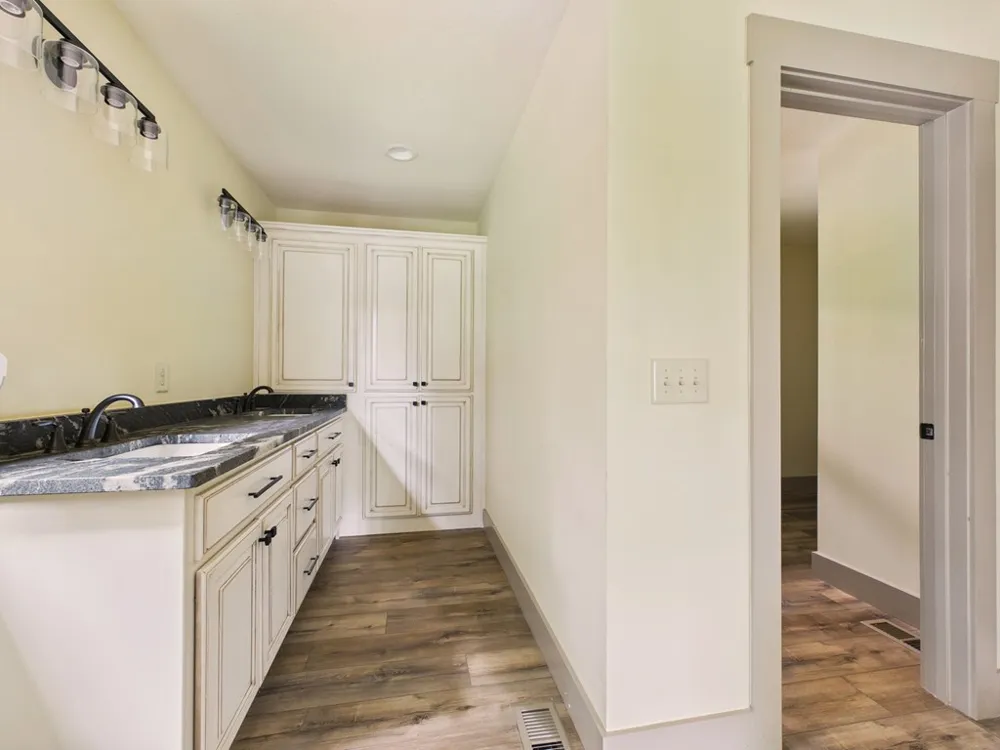 124 W Mountain Meadows Hayesville, NC 28904