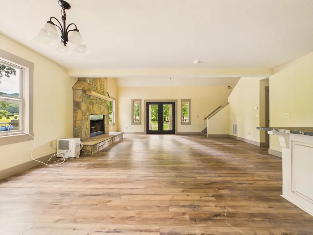 124 W Mountain Meadows Hayesville, NC 28904