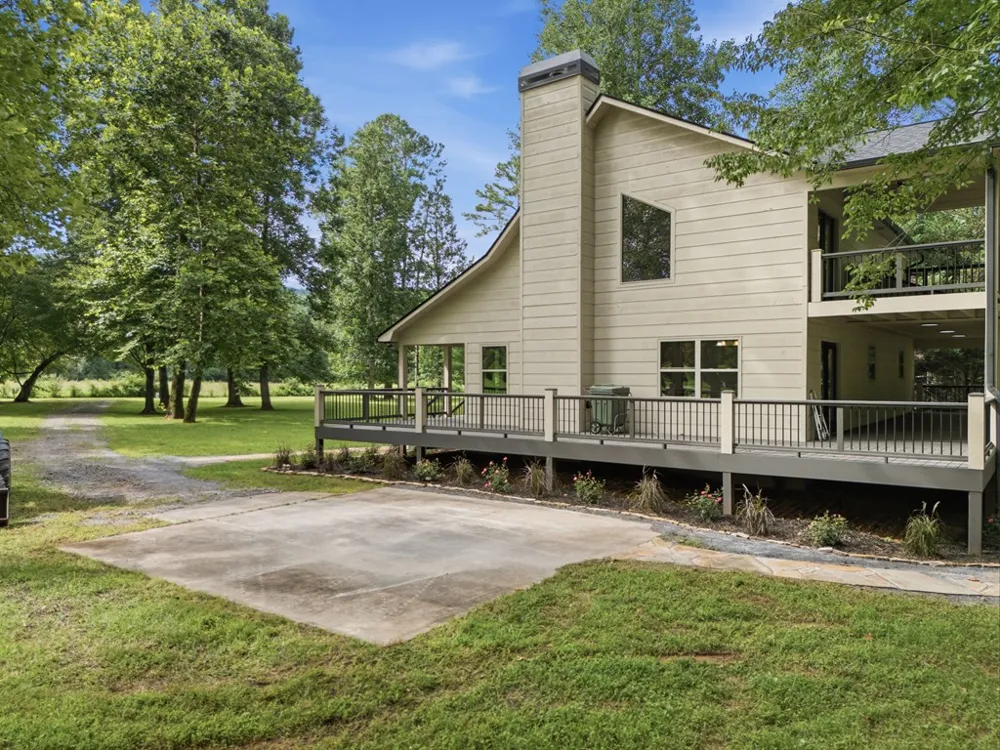 124 W Mountain Meadows Hayesville, NC 28904
