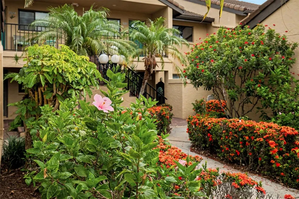 5652 ASHTON LAKE DRIVE #5652 Sarasota, FL 34231
