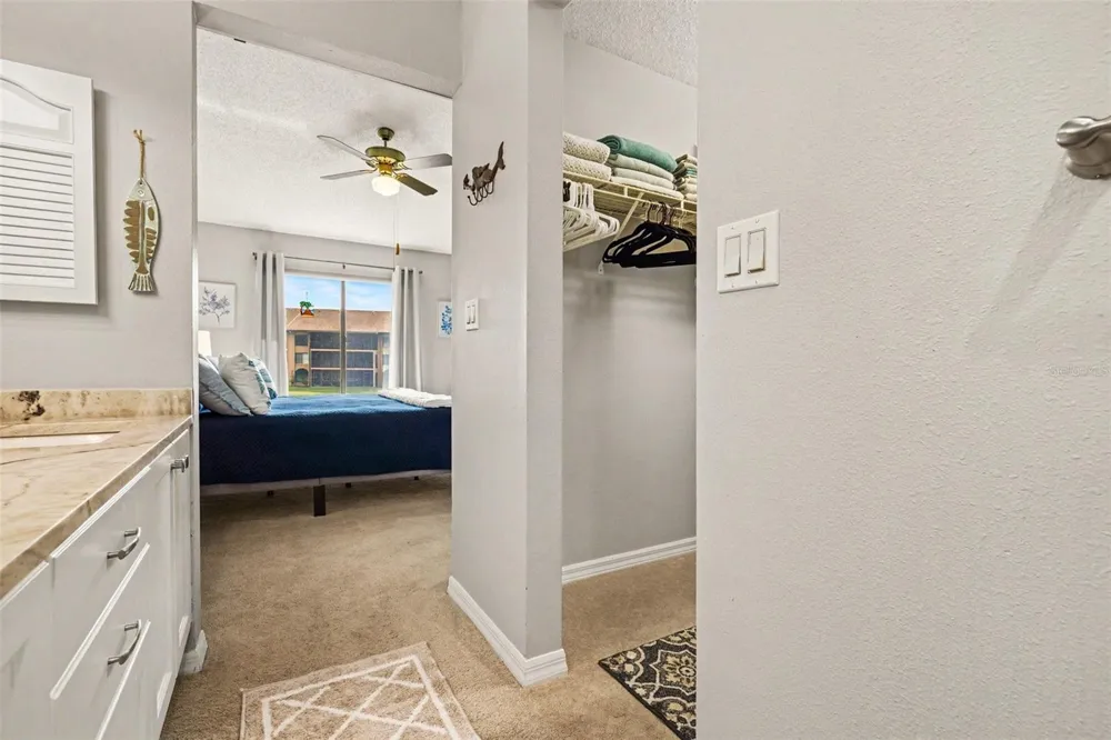 5652 ASHTON LAKE DRIVE #5652 Sarasota, FL 34231