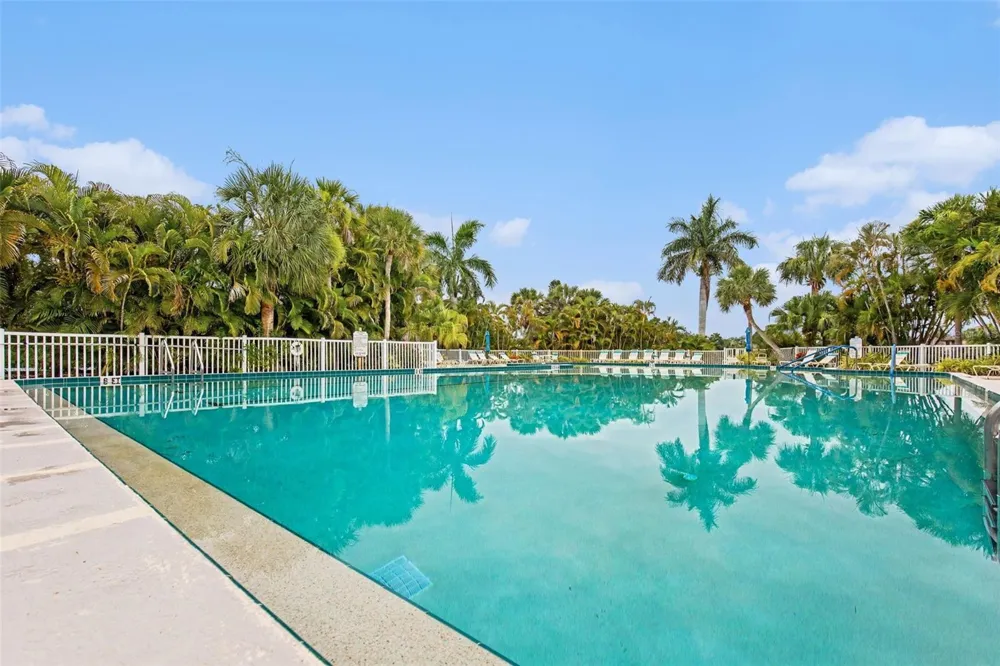 5652 ASHTON LAKE DRIVE #5652 Sarasota, FL 34231