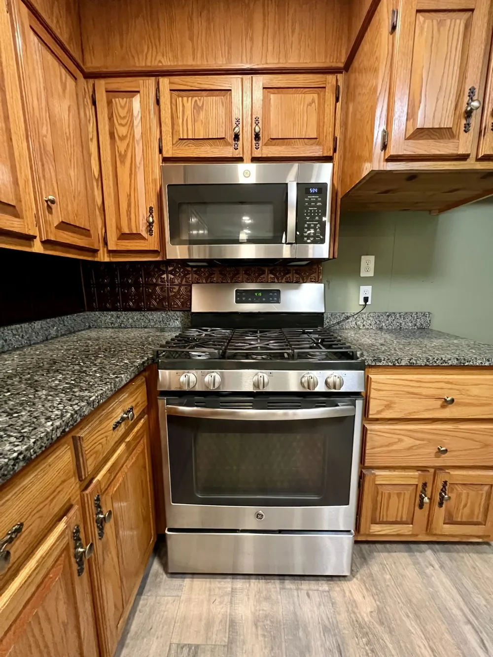 638 N Broadway Portland, TN 37148