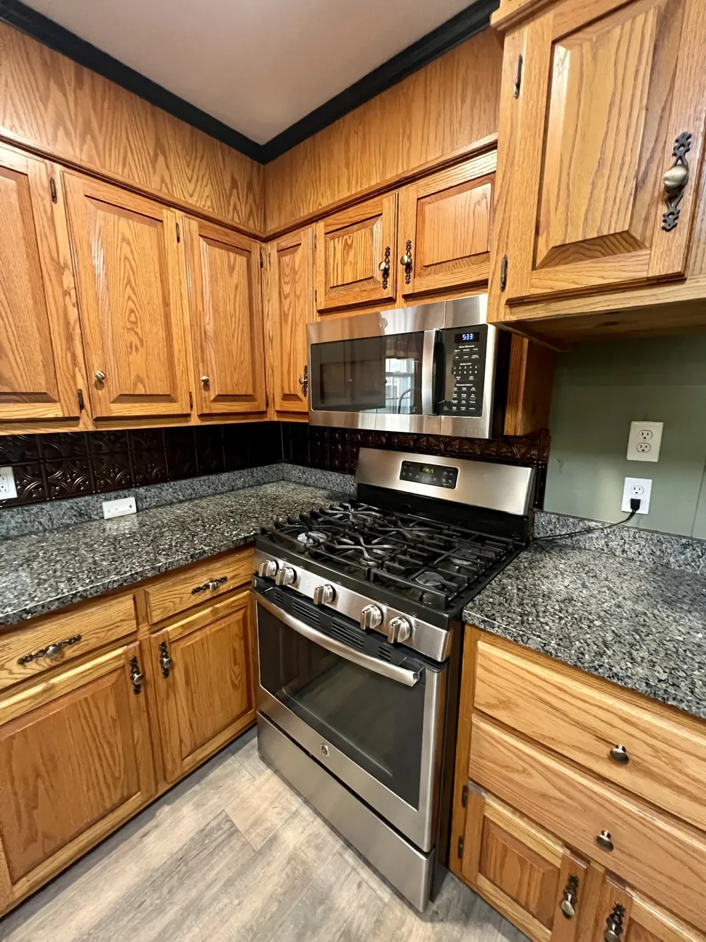 638 N Broadway Portland, TN 37148