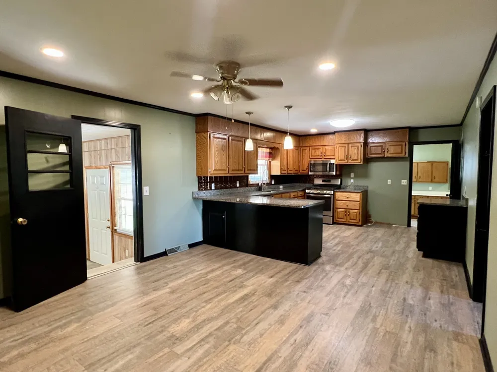 638 N Broadway Portland, TN 37148