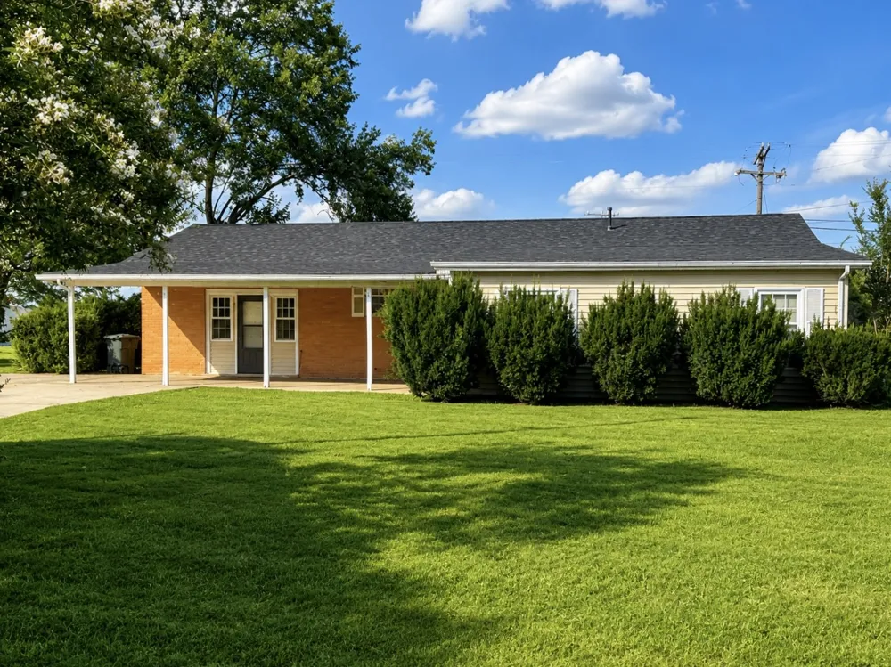 638 N Broadway Portland, TN 37148