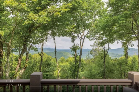 52 Capstone Trail