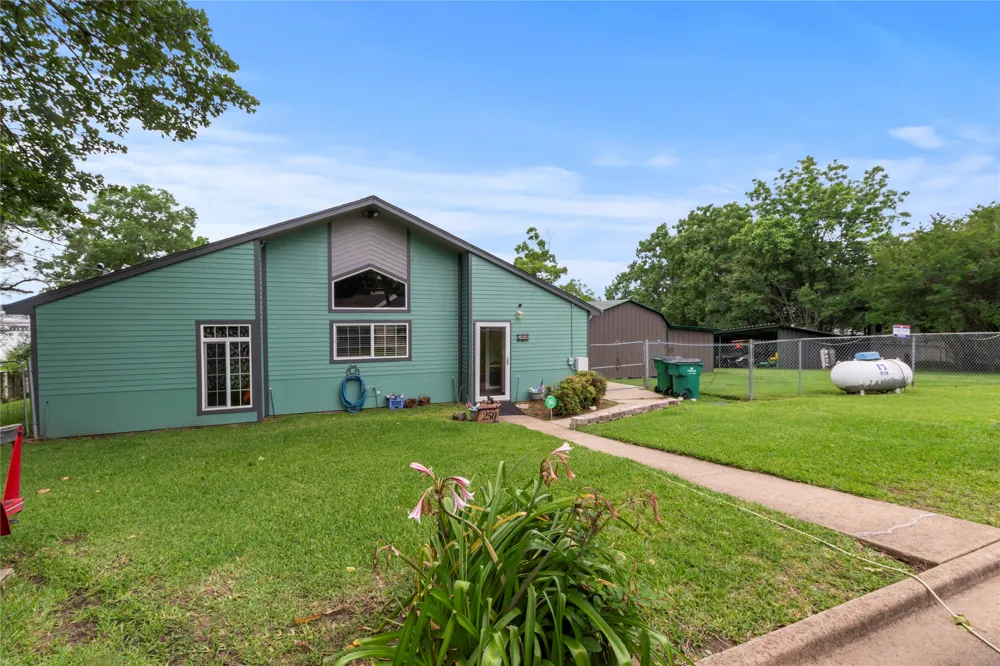 250 Whispering Oaks Trail Payne Springs, TX 75156
