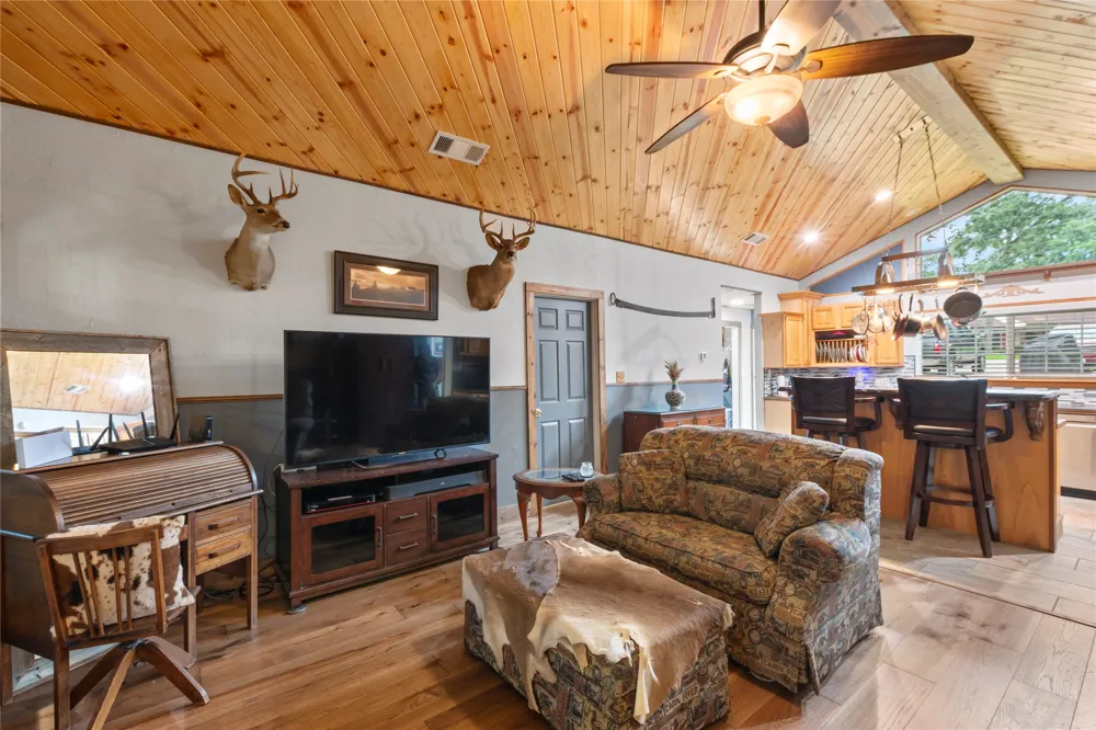 250 Whispering Oaks Trail Payne Springs, TX 75156