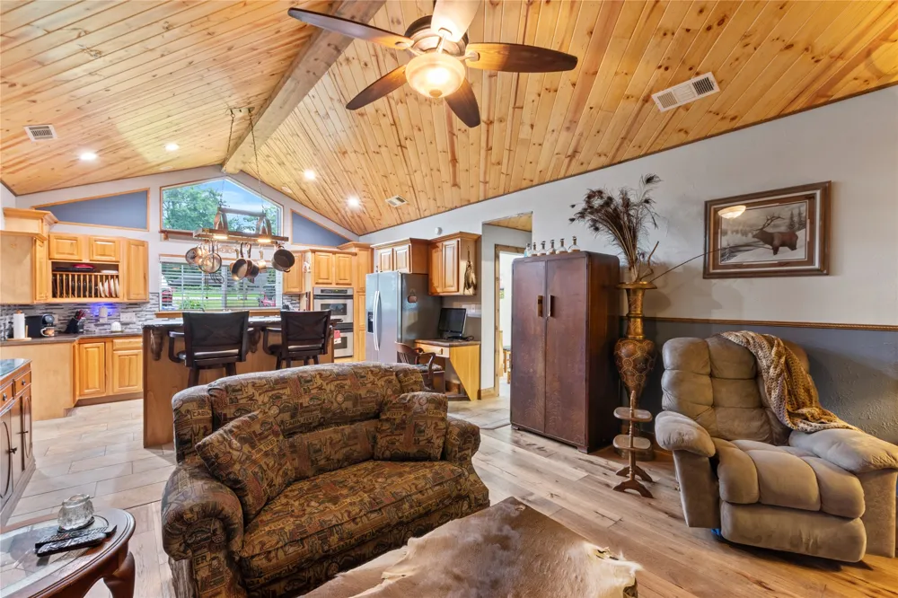250 Whispering Oaks Trail Payne Springs, TX 75156
