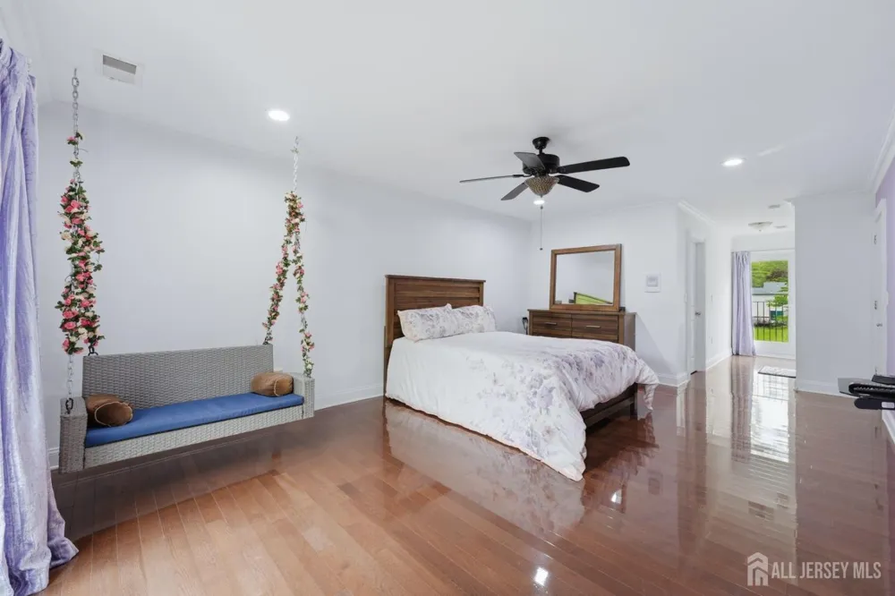 3945 Park Avenue Edison, NJ 08820